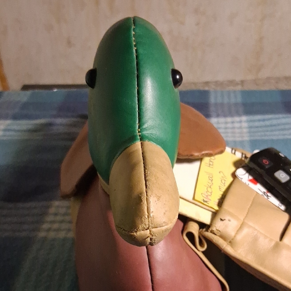 Duck Shaped Remote Holder with Storage Pockets - Picture 4 of 4